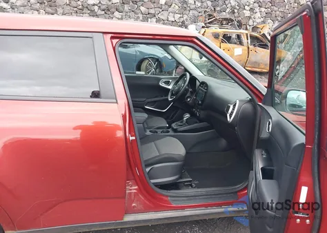 2020 Kia Soul Lx z USA, uszkodzony, nr VIN KNDJ23AU2L7100842